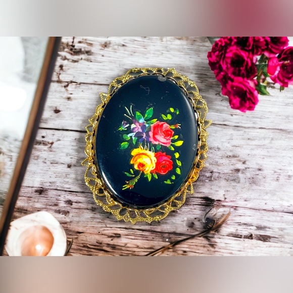 Vintage Black glass painted fancy flowers cameo brooch - Picture 6 of 6